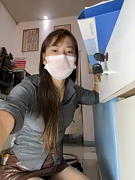 Snapshot of andii-1 chatting on November 7, 2025, 2:05 am andii-1 online show from November 7, 2025, 2:05 am