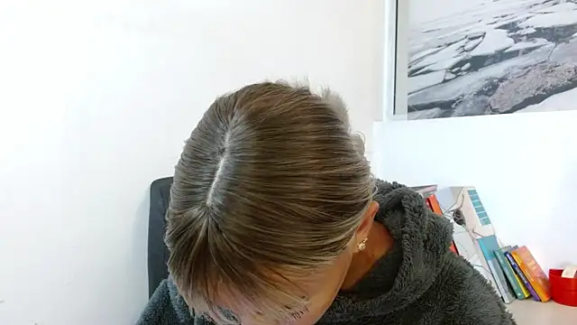 Snapshot of peyton_golden1 chatting on November 22, 2025, 3:27 am peyton golden1 online show from November 22, 2025, 3:27 am