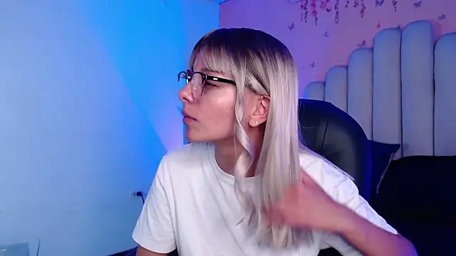 Snapshot of peyton_golden1 chatting on October 17, 2025, 3:21 am peyton golden1 online show from October 17, 2025, 3:21 am