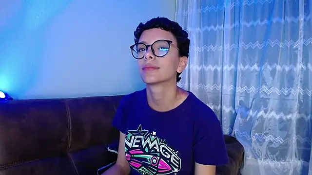 Snapshot of peyton_golden1 chatting on March 9, 2025, 7:23 am peyton golden1 online show from March 9, 2025, 7:23 am