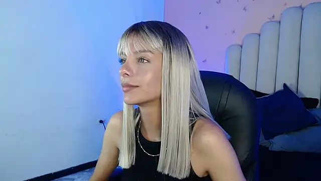 Snapshot of peyton_golden1 chatting on September 29, 2025, 3:46 am peyton golden1 online show from September 29, 2025, 3:46 am