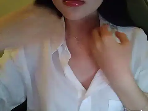 Snapshot of Yin-girl chatting on October 2, 2025, 7:17 pm Yin-girl online show from October 2, 2025, 7:17 pm