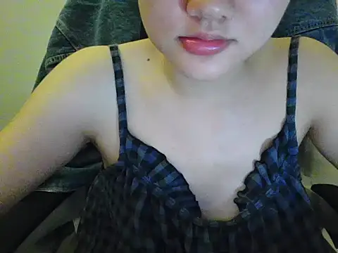 Snapshot of Yin-girl chatting on September 18, 2025, 5:05 pm Yin-girl online show from September 18, 2025, 5:05 pm