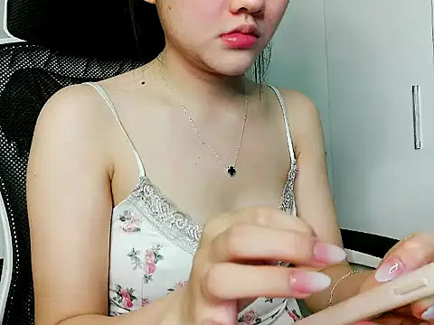 Snapshot of Yin-girl chatting on November 30, 2025, 4:19 pm Yin-girl online show from November 30, 2025, 4:19 pm