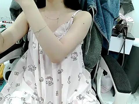 Snapshot of Yin-girl chatting on October 14, 2025, 7:25 pm Yin-girl online show from October 14, 2025, 7:25 pm