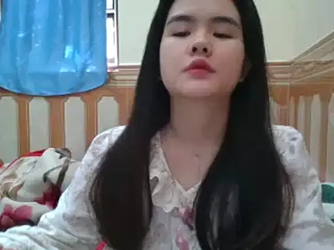 Snapshot of Yin-girl chatting on January 5, 2025, 5:51 am Yin-girl online show from January 5, 2025, 5:51 am