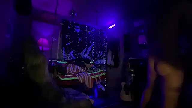 Snapshot of Barry_Indica chatting on December 5, 2025, 5:39 am Barry Indica online show from December 5, 2025, 5:39 am