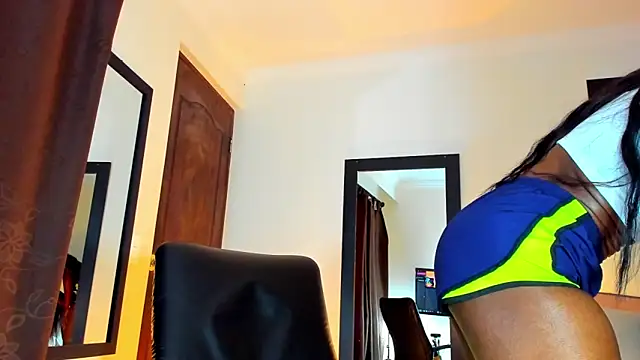 KimberlyBanks2 online show from September 13, 2025, 3:12 pm