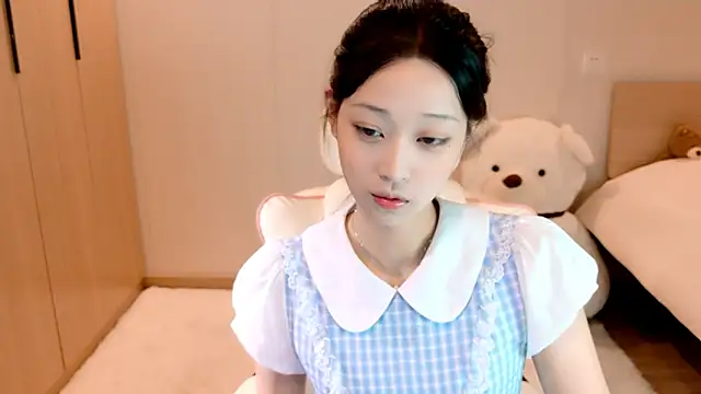 Snapshot of Xueb_J chatting on December 12, 2024, 9:40 am Xueb J online show from December 12, 2024, 9:40 am