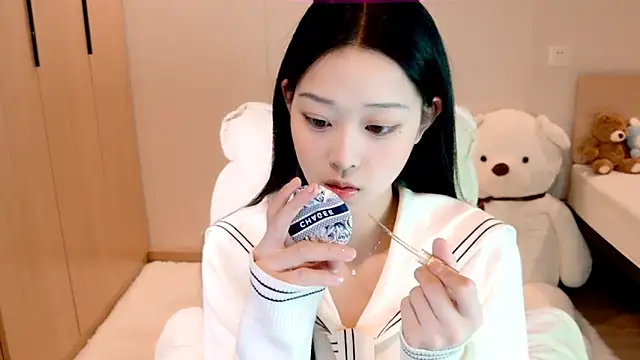 Snapshot of Xueb_J chatting on January 22, 2025, 5:38 pm Xueb J online show from January 22, 2025, 5:38 pm