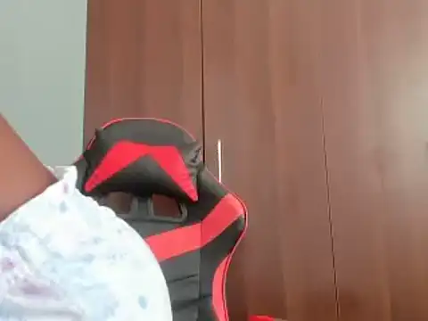 Snapshot of African-Dee chatting on February 4, 2025, 1:48 pm African-Dee online show from February 4, 2025, 1:48 pm