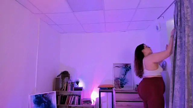 KeytSilvas online show from February 8, 2025, 6:22 am