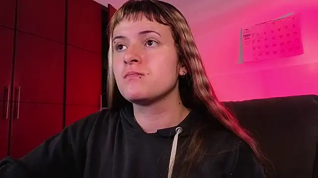 NEXT DOOR GIRL  online show from December 3, 2025, 9:47 pm