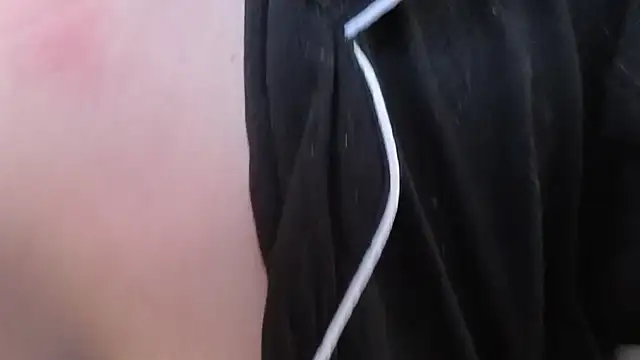 Snapshot of NEXT_DOOR_GIRL_ chatting on April 26, 2026, 12:57 pm NEXT DOOR GIRL online show from April 26, 2026, 12:57 pm