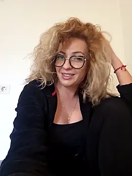 Selenna emma online show from September 17, 2025, 11:34 am