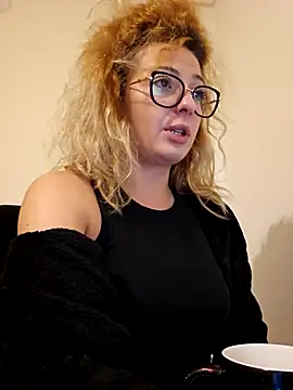 Selenna emma online show from November 11, 2025, 2:56 pm