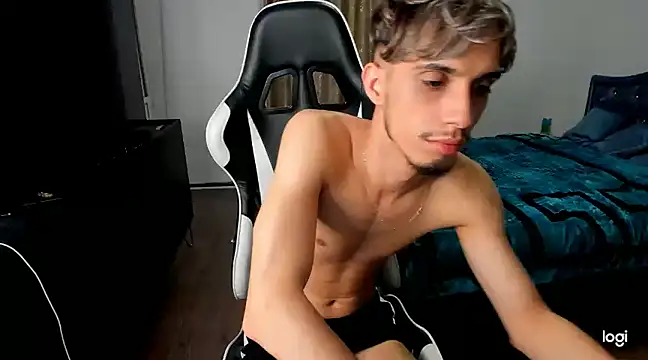 Snapshot of se6model chatting on December 1, 2024, 4:56 pm se6model online show from December 1, 2024, 4:56 pm