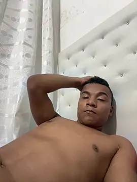 Snapshot of LiamsyAllison chatting on February 22, 2025, 3:03 pm LiamsyAllison online show from February 22, 2025, 3:03 pm