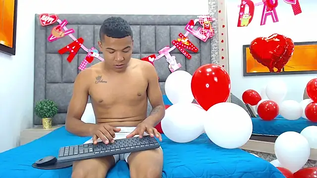 Snapshot of LiamsyAllison chatting on February 15, 2025, 3:50 pm LiamsyAllison online show from February 15, 2025, 3:50 pm