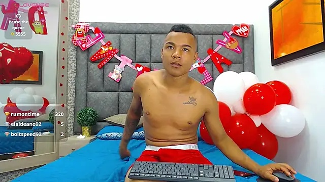 Snapshot of LiamsyAllison chatting on February 16, 2025, 8:00 pm LiamsyAllison online show from February 16, 2025, 8:00 pm