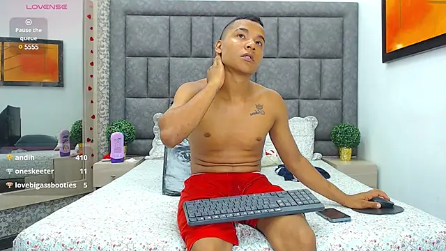 Snapshot of LiamsyAllison chatting on March 17, 2025, 9:24 pm LiamsyAllison online show from March 17, 2025, 9:24 pm