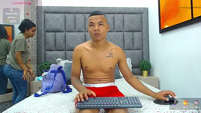 Snapshot of LiamsyAllison chatting on March 22, 2025, 3:42 pm LiamsyAllison online show from March 22, 2025, 3:42 pm