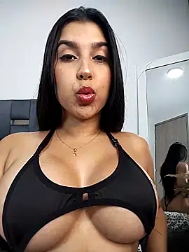 NiaSoler online show from September 12, 2025, 9:25 pm