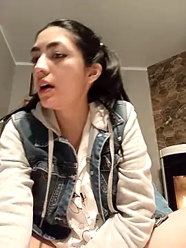 ThailyCherry online show from November 25, 2025, 9:04 pm