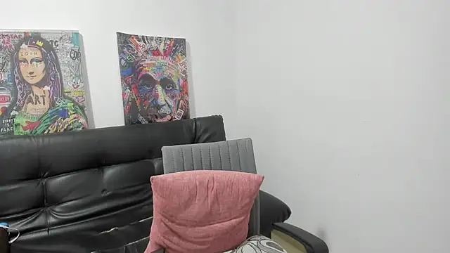 Snapshot of Himoreno25 chatting on February 19, 2026, 12:40 am Himoreno25 online show from February 19, 2026, 12:40 am