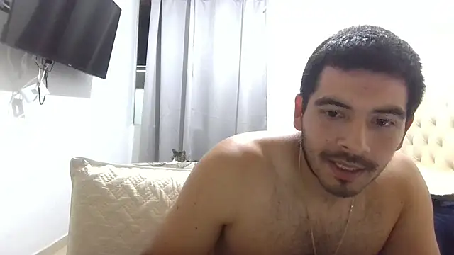 Snapshot of Himoreno25 chatting on November 26, 2025, 12:32 am Himoreno25 online show from November 26, 2025, 12:32 am