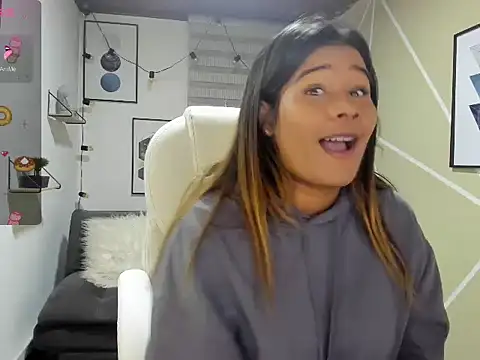 Enma  clark online show from November 7, 2025, 4:17 am