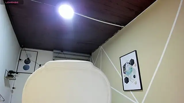 Enma  clark online show from April 1, 2026, 4:14 am