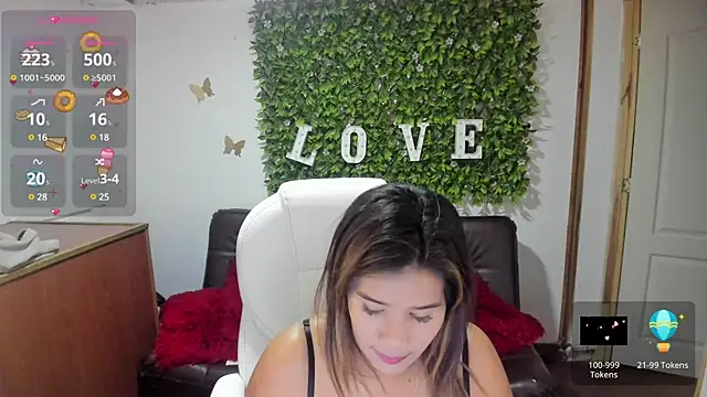 Enma  clark online show from March 3, 2025, 7:07 pm