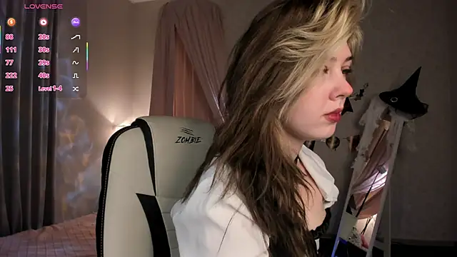 Snapshot of Vanessa_Walters chatting on November 1, 2025, 3:02 am Vanessa Walters online show from November 1, 2025, 3:02 am