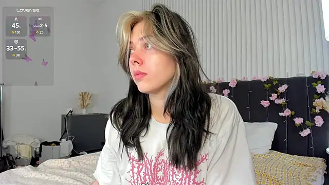 Snapshot of Vanessa_Walters chatting on September 19, 2025, 2:04 am Vanessa Walters online show from September 19, 2025, 2:04 am