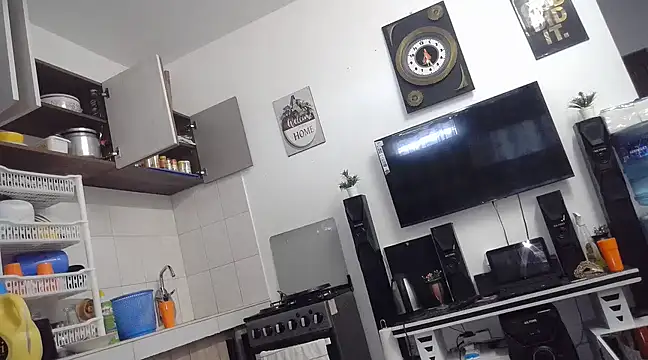 queen-goddess online show from March 22, 2025, 6:22 am