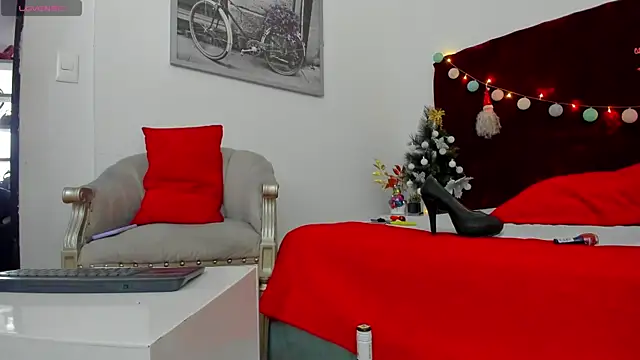 Snapshot of Lady_Godss chatting on December 7, 2024, 1:08 am Lady Godss online show from December 7, 2024, 1:08 am