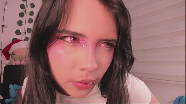 moonliiiight1 online show from January 10, 2026, 1:01 am