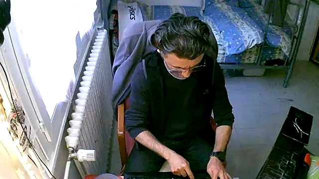 Lokoum3939 online show from March 5, 2026, 4:58 pm