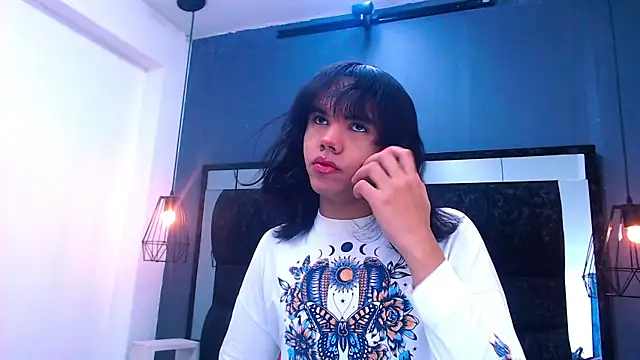 Snapshot of AndreaGil_ chatting on December 18, 2025, 12:31 pm AndreaGil online show from December 18, 2025, 12:31 pm