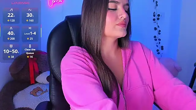 ellarosee  online show from April 4, 2026, 6:58 pm