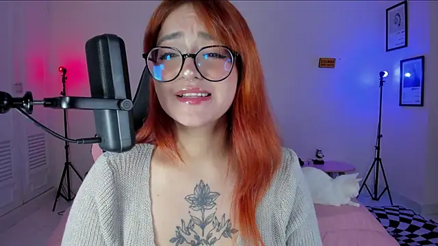 Snapshot of SweetJennaa chatting on January 18, 2025, 2:25 am SweetJennaa online show from January 18, 2025, 2:25 am