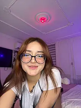 Snapshot of SweetJennaa chatting on February 22, 2025, 1:33 am SweetJennaa online show from February 22, 2025, 1:33 am