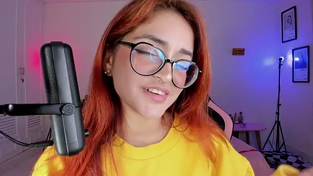 Snapshot of SweetJennaa chatting on January 23, 2025, 7:43 am SweetJennaa online show from January 23, 2025, 7:43 am