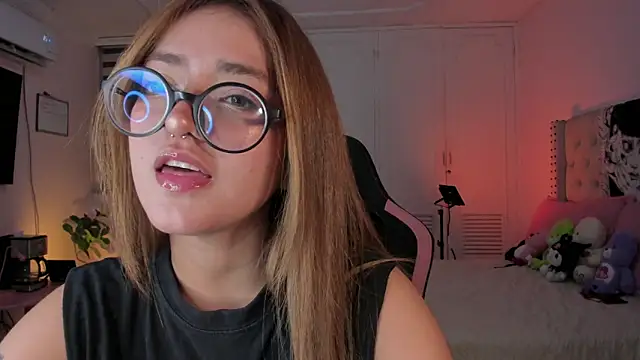 Snapshot of SweetJennaa chatting on October 1, 2025, 2:17 am SweetJennaa online show from October 1, 2025, 2:17 am