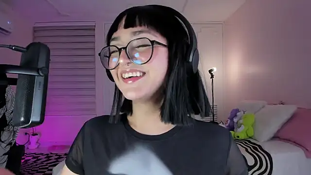 Snapshot of SweetJennaa chatting on March 14, 2025, 7:26 am SweetJennaa online show from March 14, 2025, 7:26 am