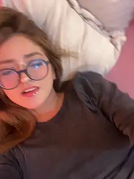 Snapshot of SweetJennaa chatting on October 10, 2025, 3:29 am SweetJennaa online show from October 10, 2025, 3:29 am