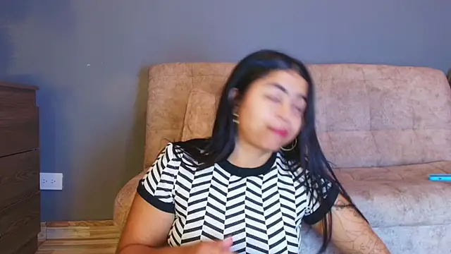 Snapshot of jade_brunnette chatting on May 29, 2026, 8:26 pm jade brunnette online show from May 29, 2026, 8:26 pm