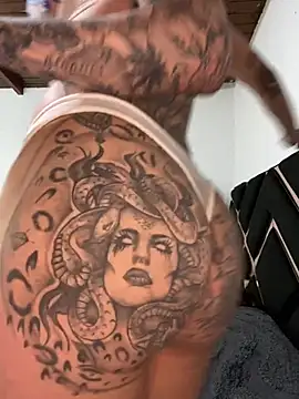Snapshot of Zaratattoox chatting on April 14, 2026, 8:30 am Zaratattoox online show from April 14, 2026, 8:30 am