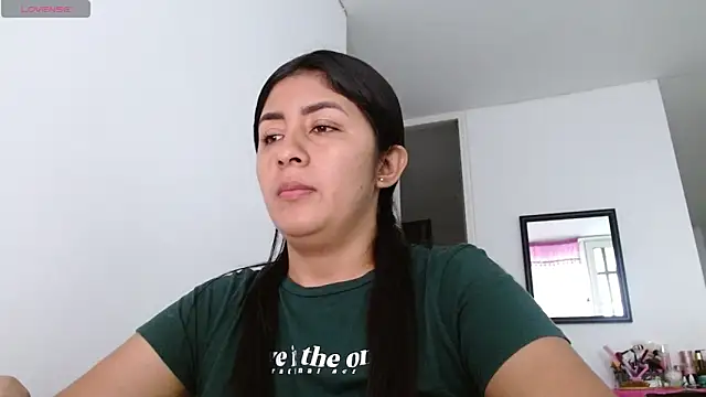 Snapshot of danna_peterson1 chatting on December 4, 2025, 8:30 pm danna peterson1 online show from December 4, 2025, 8:30 pm